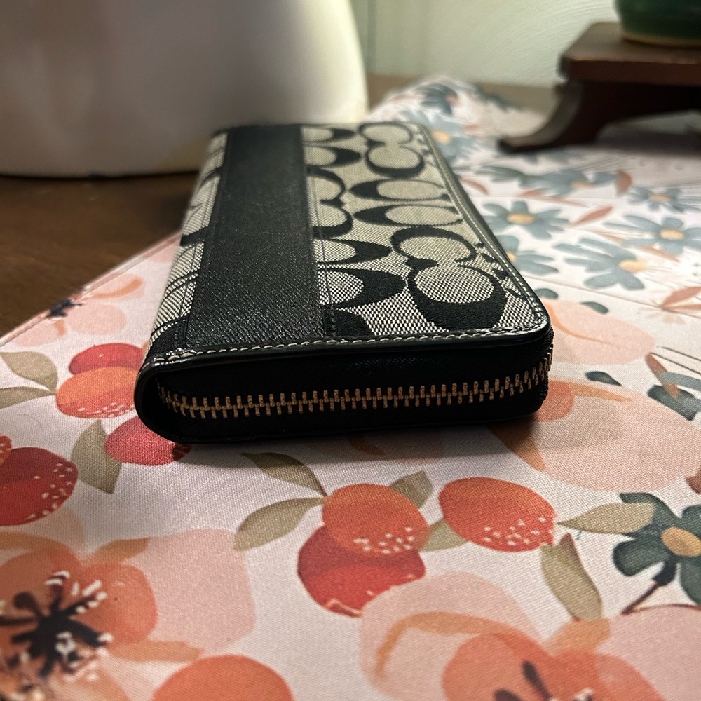 Coach Signature Print Black and Gray Accordion Style  Women's Wallet - Picture 4 of 7